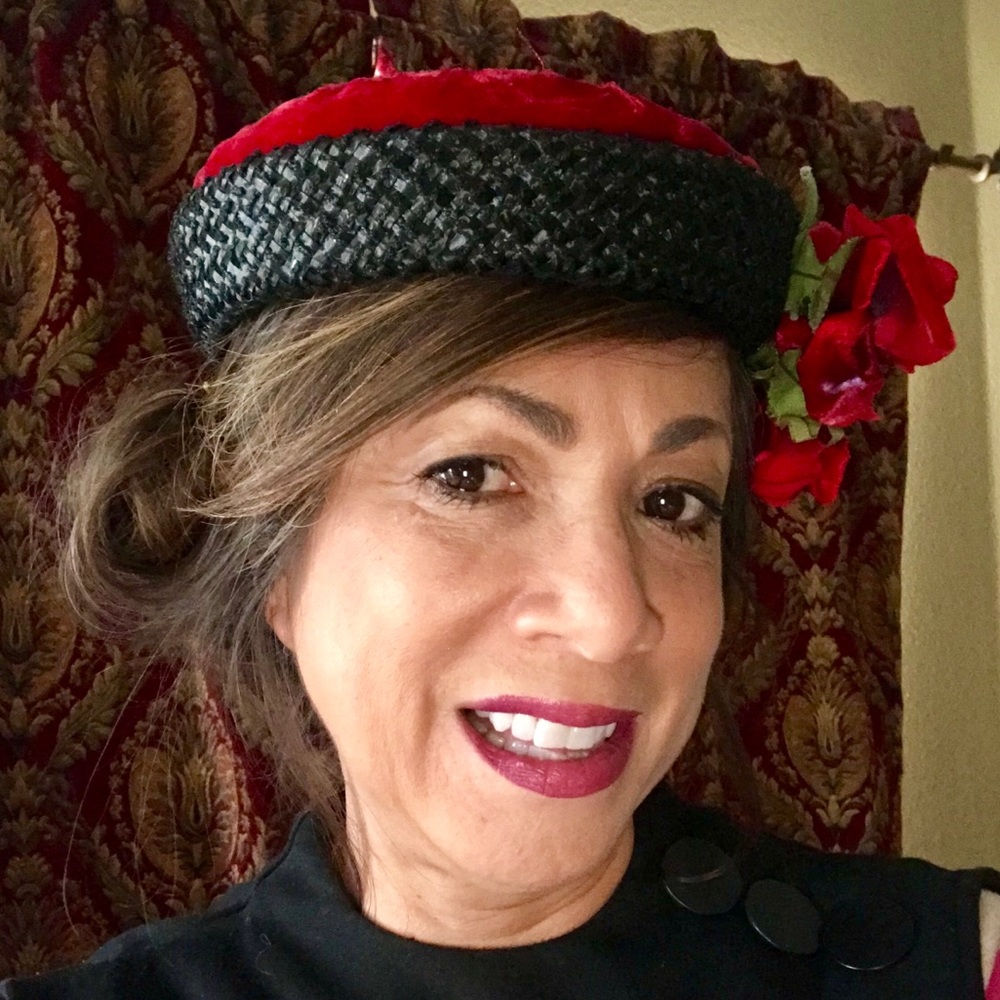 Gorgeous vintage red velvet black straw hat 🎩